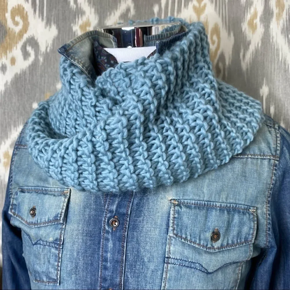Unisex Hand-knit Aqua Alpaca Oblong Scarf